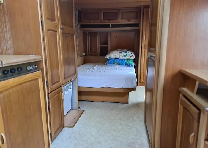 - Park Кемпинг *