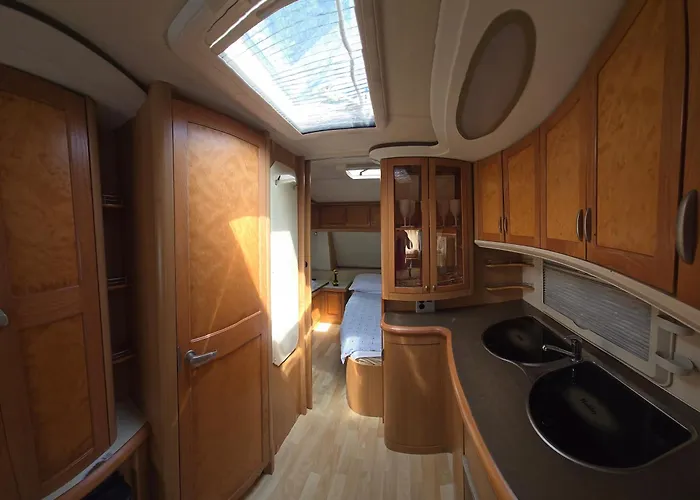 - Park * Владыславово